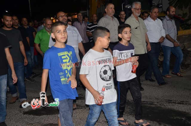 كفرقاسم -فيديو : العشرات من الأهالي والأطفال  في مسيرة عيد الفطر  يتقدمهم رئيس البلدية المحامي عادل بدير وقيادات العمل الاسلامي